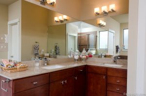 Master Bathroom2.jpg